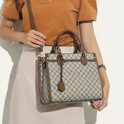 3pcs Set Elegant Women's Tote with Clutch & Card Holder - Fashionable Geometric Pattern, Faux Leather in Light Grey/Dark Brown/White